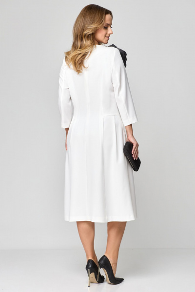 Платье А-образного силуэта с v-образным вырезом и декоративными подрезами Мишель стиль 1180 белый - фото 2