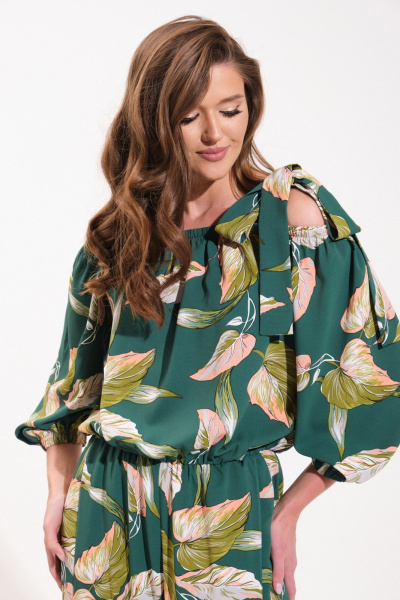 Круглогодичный комбинезон палаццо с декоративными бретелями и разрезом VI ORO VR-1121 зеленый - фото 4