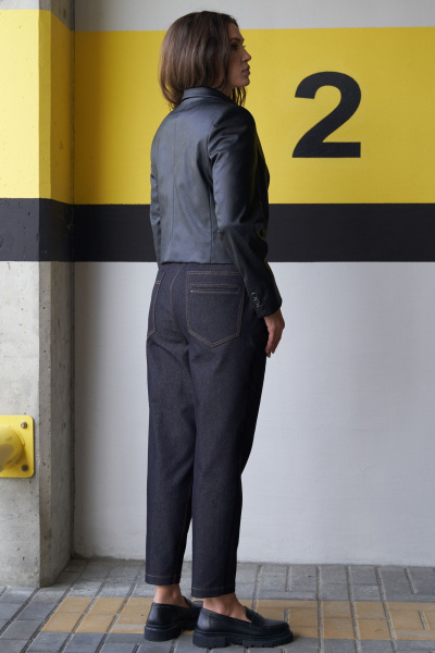 Демисезонный укороченный черный жакет из экокожи Andina city 4003 черный - фото 2