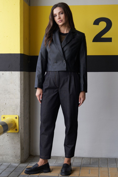 Демисезонный укороченный черный жакет из экокожи Andina city 4003 черный - фото 1