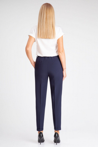 Деловой костюм-двойка брюки и жакет из текстиля IVARI 10305/1 синий - фото 11
