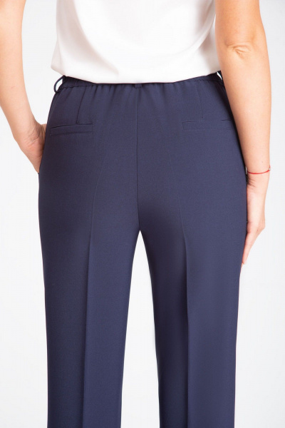 Деловой костюм-двойка брюки и жакет из текстиля IVARI 10305/1 синий - фото 12