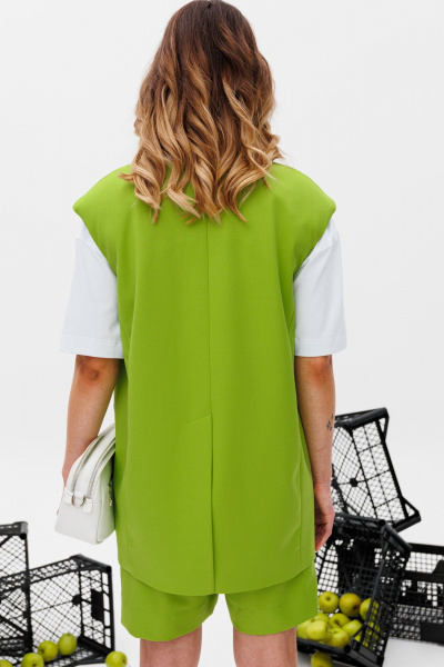 Летний жилет с высокой шлицей, воротником и карманами KOKOdea 7.15 яблочный - фото 5