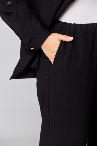 Демисезонный черный костюм из вискозы и текстиля с брюками и жакетом Algranda А3972 - фото 5