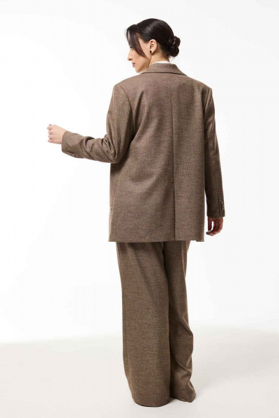 Демисезонный костюм из ткани: брюки и жакет Mislana 1031 коричневый - фото 12