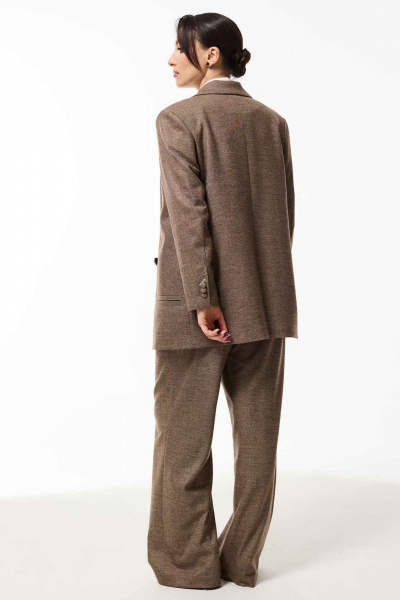 Демисезонный костюм из ткани: брюки и жакет Mislana 1031 коричневый - фото 11