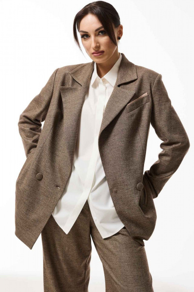 Демисезонный костюм из ткани: брюки и жакет Mislana 1031 коричневый - фото 5
