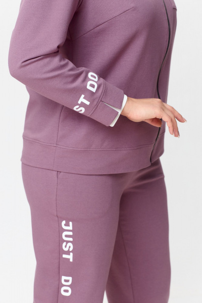 Стильный демисезонный костюм из трикотажа с накладными карманами Bonna Image 889 сливовый - фото 6