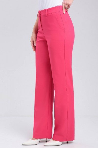 Демисезонные прямые брюки из текстиля с карманами LeNata 11402 малиновый - фото 3