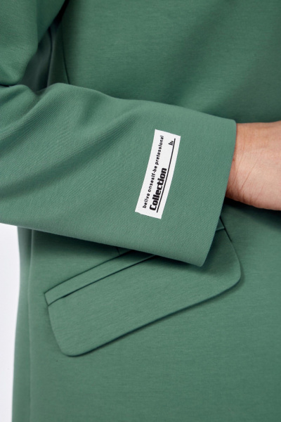 Комплект брюки жакет и футболка из текстиля в деловом стиле Диомант 1947 зелень - фото 5