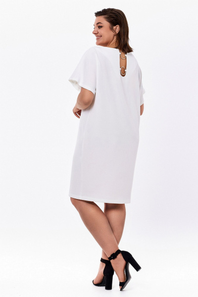 Платье свободного кроя с кольцами и фигурным вырезом KaVaRi 1010.4 молочный - фото 2