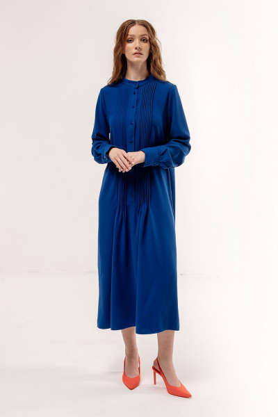 Платье свободного силуэта из текстиля с защипами и плечевыми накладками FLAIM 1043.01 василек - фото 1