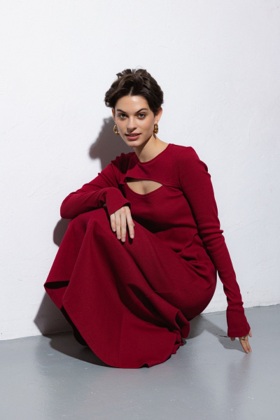 Красное платье из трикотажа с асимметричным низом Krasa М379-24 бордо - фото 22