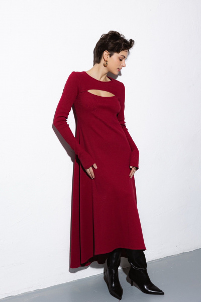 Красное платье из трикотажа с асимметричным низом Krasa М379-24 бордо - фото 18