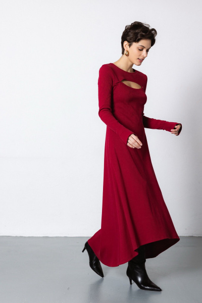 Красное платье из трикотажа с асимметричным низом Krasa М379-24 бордо - фото 12