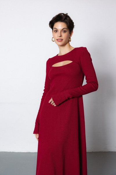 Красное платье из трикотажа с асимметричным низом Krasa М379-24 бордо - фото 11
