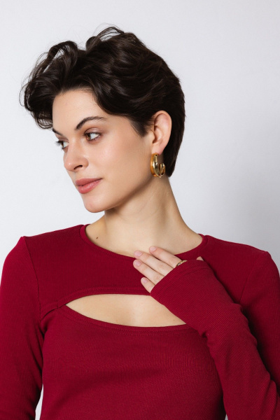 Красное платье из трикотажа с асимметричным низом Krasa М379-24 бордо - фото 10