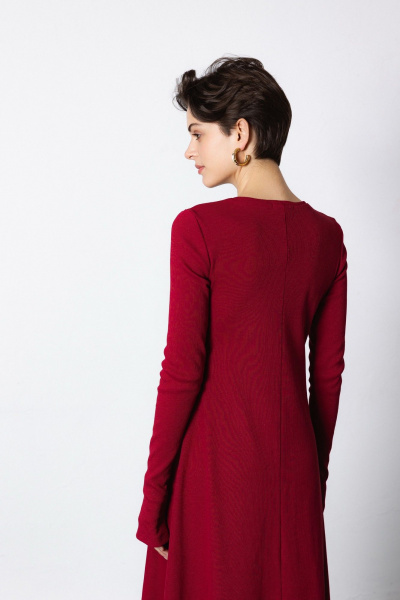 Красное платье из трикотажа с асимметричным низом Krasa М379-24 бордо - фото 7