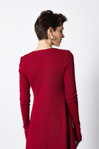 Красное платье из трикотажа с асимметричным низом Krasa М379-24 бордо - фото 6