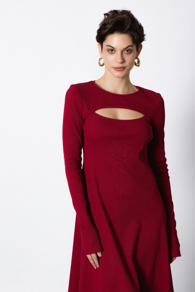 Красное платье из трикотажа с асимметричным низом Krasa М379-24 бордо - фото 5