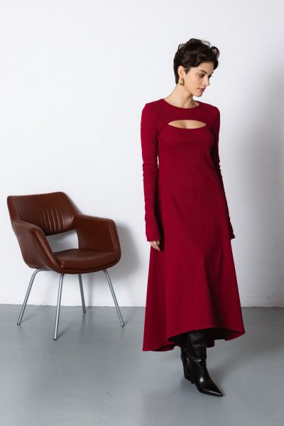 Красное платье из трикотажа с асимметричным низом Krasa М379-24 бордо - фото 2