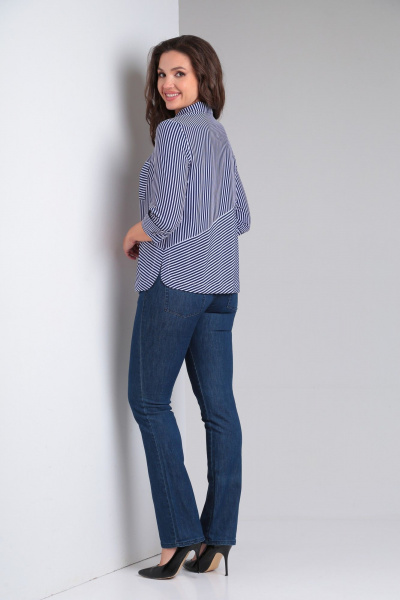 Свободная синяя блузка из вискозы с накладными карманами Modema м.726/2 - фото 9