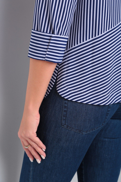 Свободная синяя блузка из вискозы с накладными карманами Modema м.726/2 - фото 3