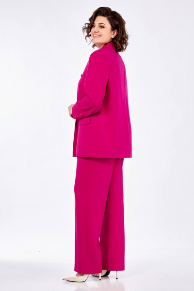 Розовый костюм из текстиля для деловых и повседневных луков Ольга Стиль С-823 фуксия - фото 11