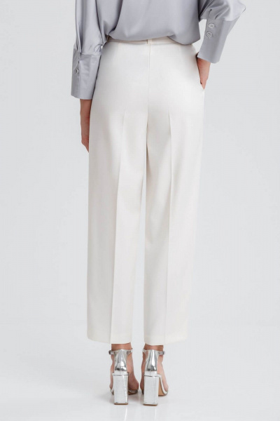 Брюки со стрелками из текстиля для деловых и casual образов IVARI 310/1 молочный - фото 4