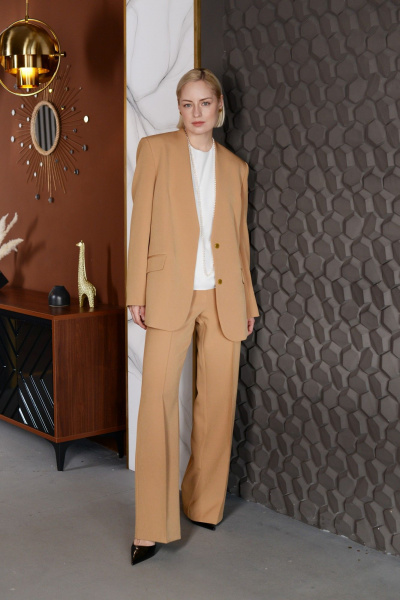 Длинный жакет с прорезными карманами и застежкой на пуговицы HELEN BIRCH J037 кэмел - фото 2