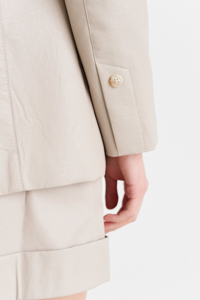 Жакет из экокожи с воротником и карманами VIZANTI 9180 бежевый - фото 4