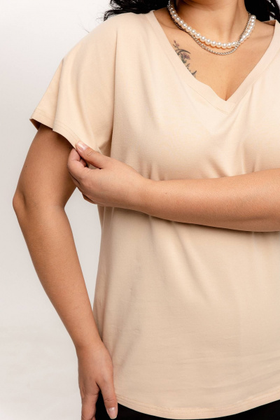 Майка прямая из хлопка и эластана с V-образным вырезом Romgil РП0003-ХЛ2 крем-брюле - фото 5