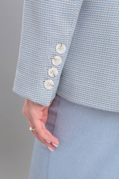 Голубой жакет с накладными карманами и декоративными пуговицами LeNata 11347 голубая-лапка - фото 5