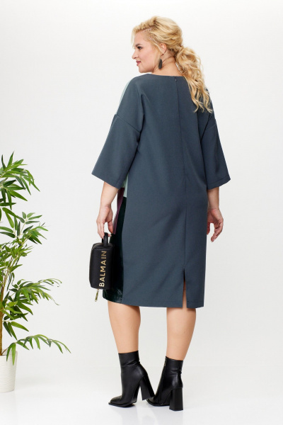 Платье приталенное за колено из экокожи с разрезом Anastasia 1022.1 малахит - фото 4