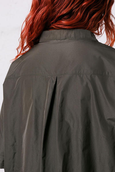 Платье оверсайз из ткани с рельефными швами и накладными карманами Mubliz 145 хаки - фото 5