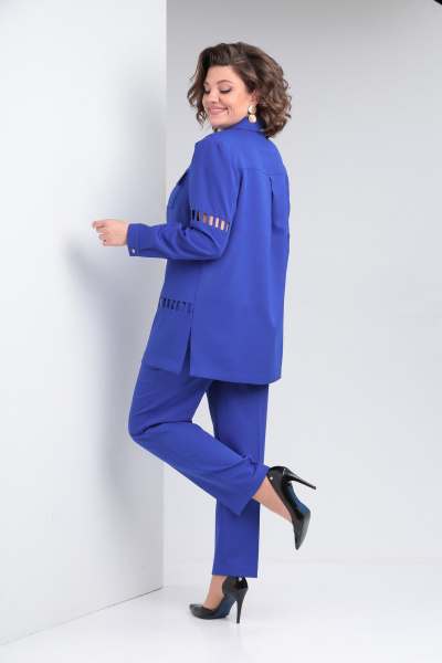 Стильный костюм: рубашка, брюки из стрейчевой ткани, с карманами Tensi 370 василек - фото 4