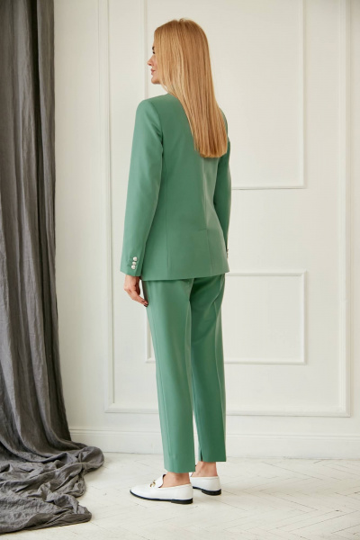 Классический костюм из текстиля с зауженными брюками 7/8 Azzara 928А - фото 2