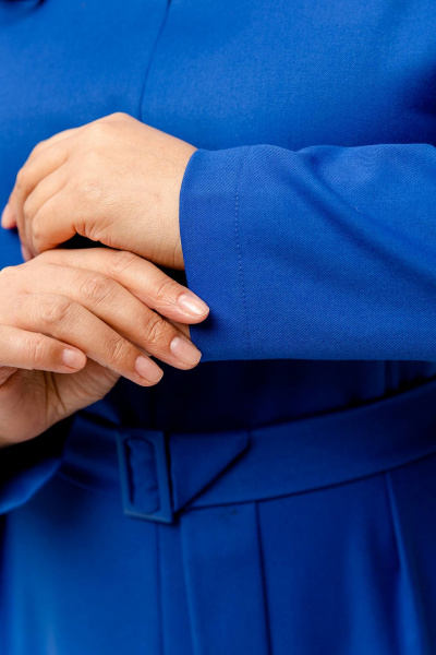 Длинное трикотажное платье прямого силуэта для повседневной носки Romgil РТ0007-ПЭ5 васильковый - фото 4