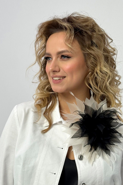 Ручная текстильная брошь цветок с перьями и креплением Condra 19015 черный-крем - фото 5