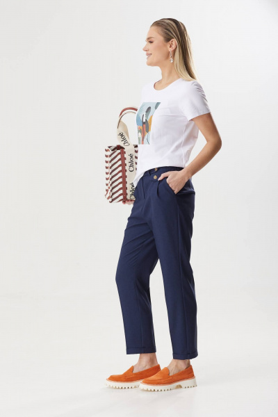 Деловой женский костюм с удлиненным жакетом из текстиля Твой имидж 1819 темно-синий - фото 8