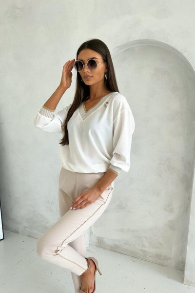 Белая повседневная блузка с рукавами 3/4 и элегантной линией Nika.PL 020201 молочный - фото 2