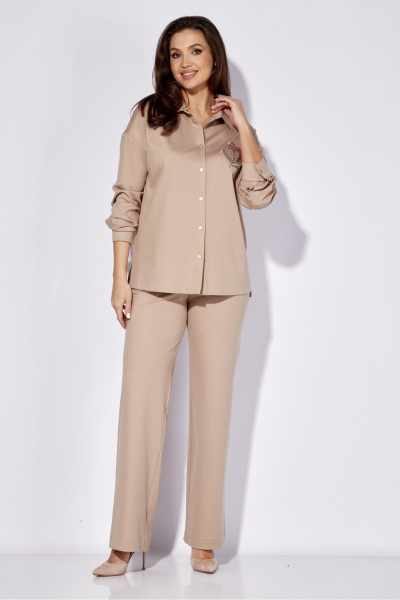 Трикотажный комплект рубашка и брюки с вышивкой TAiER 1272 бежевый - фото 4