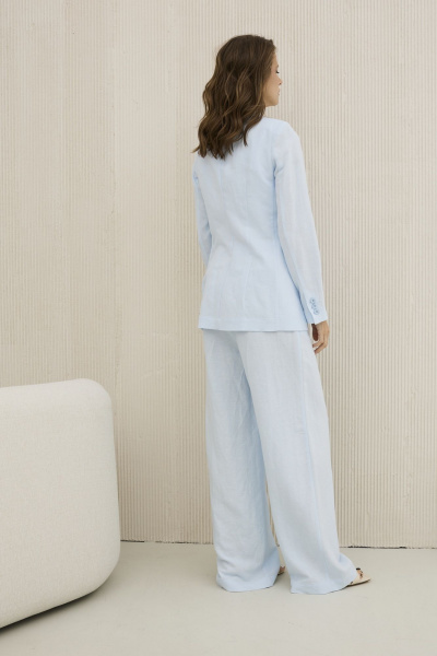 Двухпредметный леничный костюм с жакетом и брюками DAVA 2210 голубой - фото 7