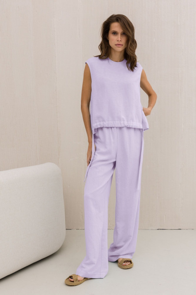 Фиолетовый комплект льняной блузы и свободных брюк DAVA 2207 лаванда - фото 4