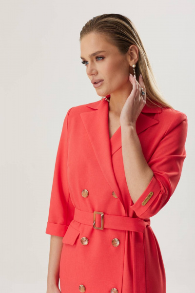 Демисезонное платье с складками и яркими элементами Твой имидж 1800 коралл - фото 7