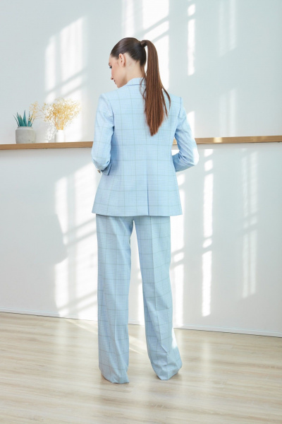 Женский деловой костюм из ткани в клетку с жакетом и брюками DAVYDOV 6401.1 - фото 9