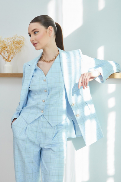 Женский деловой костюм из ткани в клетку с жакетом и брюками DAVYDOV 6401.1 - фото 7