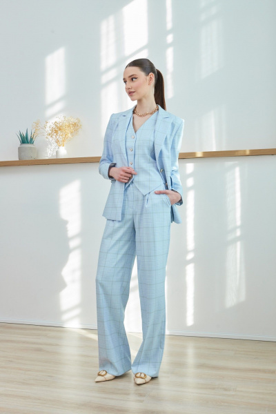 Женский деловой костюм из ткани в клетку с жакетом и брюками DAVYDOV 6401.1 - фото 2