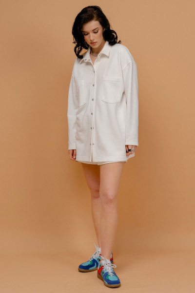 Демисезонная женская блуза из трикотажа с накладными карманами JRSy 2421 молоко - фото 1