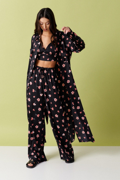Комплект брюки и укороченный топ в цветочный принт ANNETE A5281 - фото 3